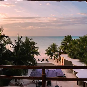 https://dk-house-boutique-ocean-front.quintano-roohotels.com